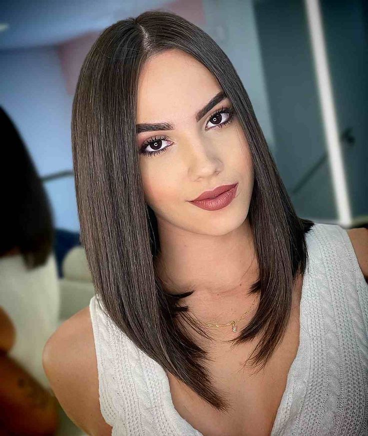 Sleek Straight Lob